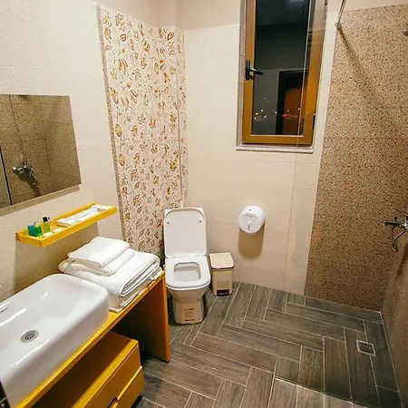 Rikuest Hotel *