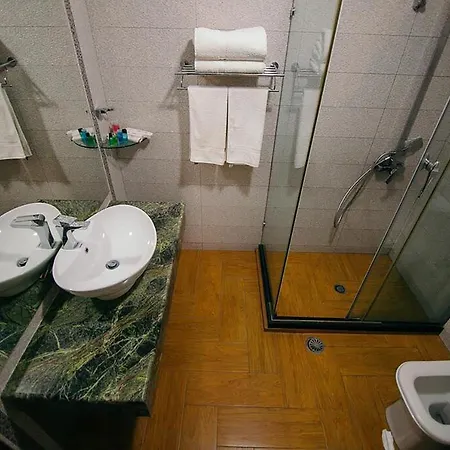 Rikuest Hotel