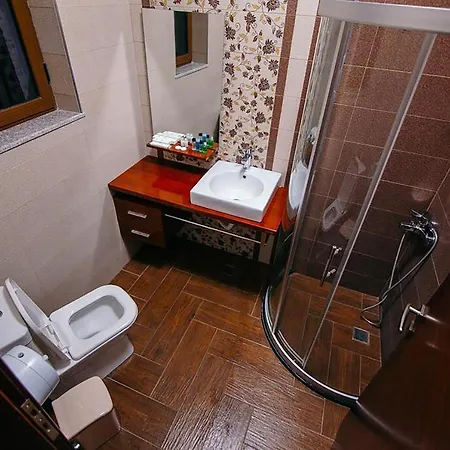Hotel Rikuest Qender Bulgarec